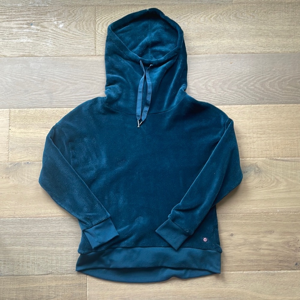 NWOT Well+Calm super soft blue pullover